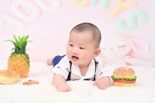 揭阳宝宝在妈妈肚子里